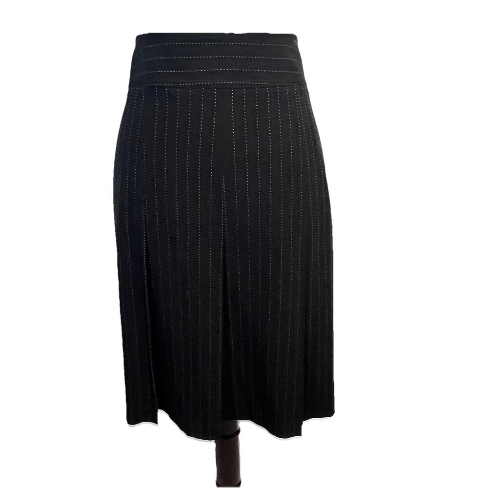 Villager Liz Claiborne Skirt size 16 Black White Pinstripe Knee Pleats Stretch